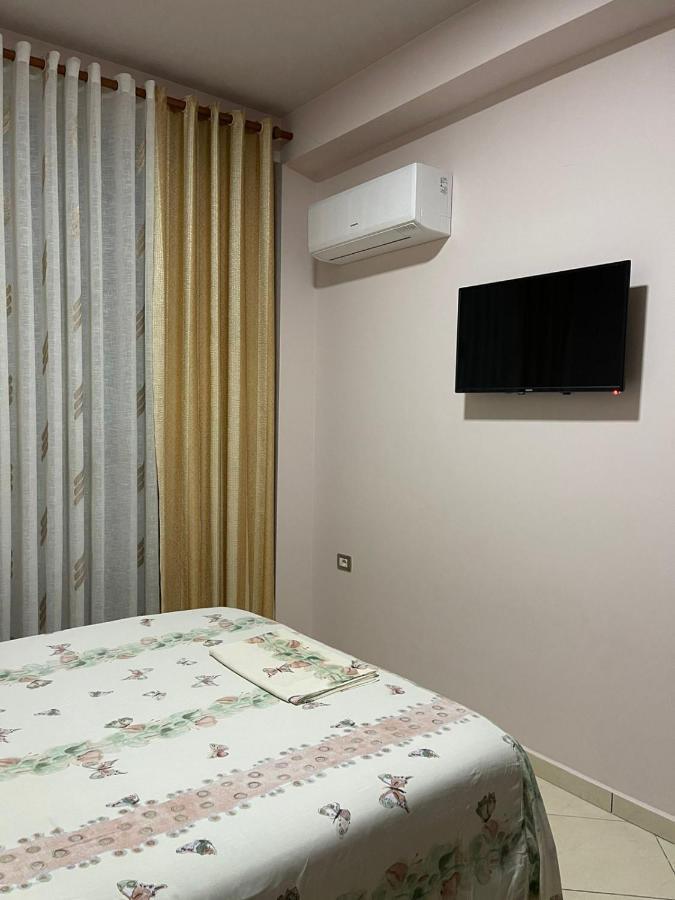 Vila Vadeha Pogradec Exterior photo