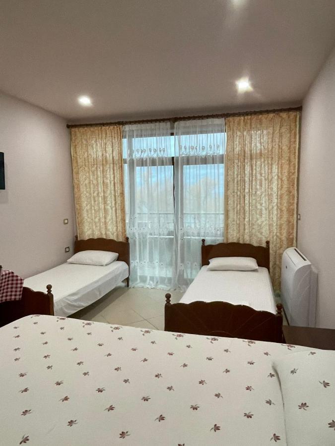Vila Vadeha Pogradec Exterior photo