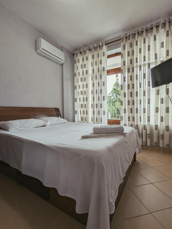 Vila Vadeha Pogradec Exterior photo