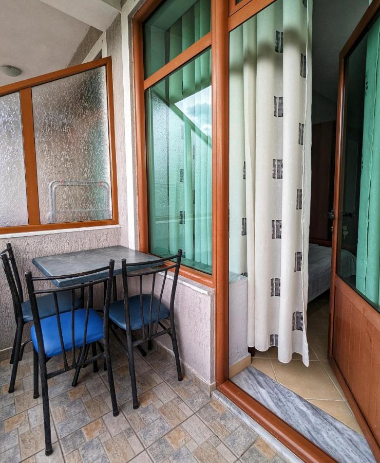 Vila Vadeha Pogradec Exterior photo