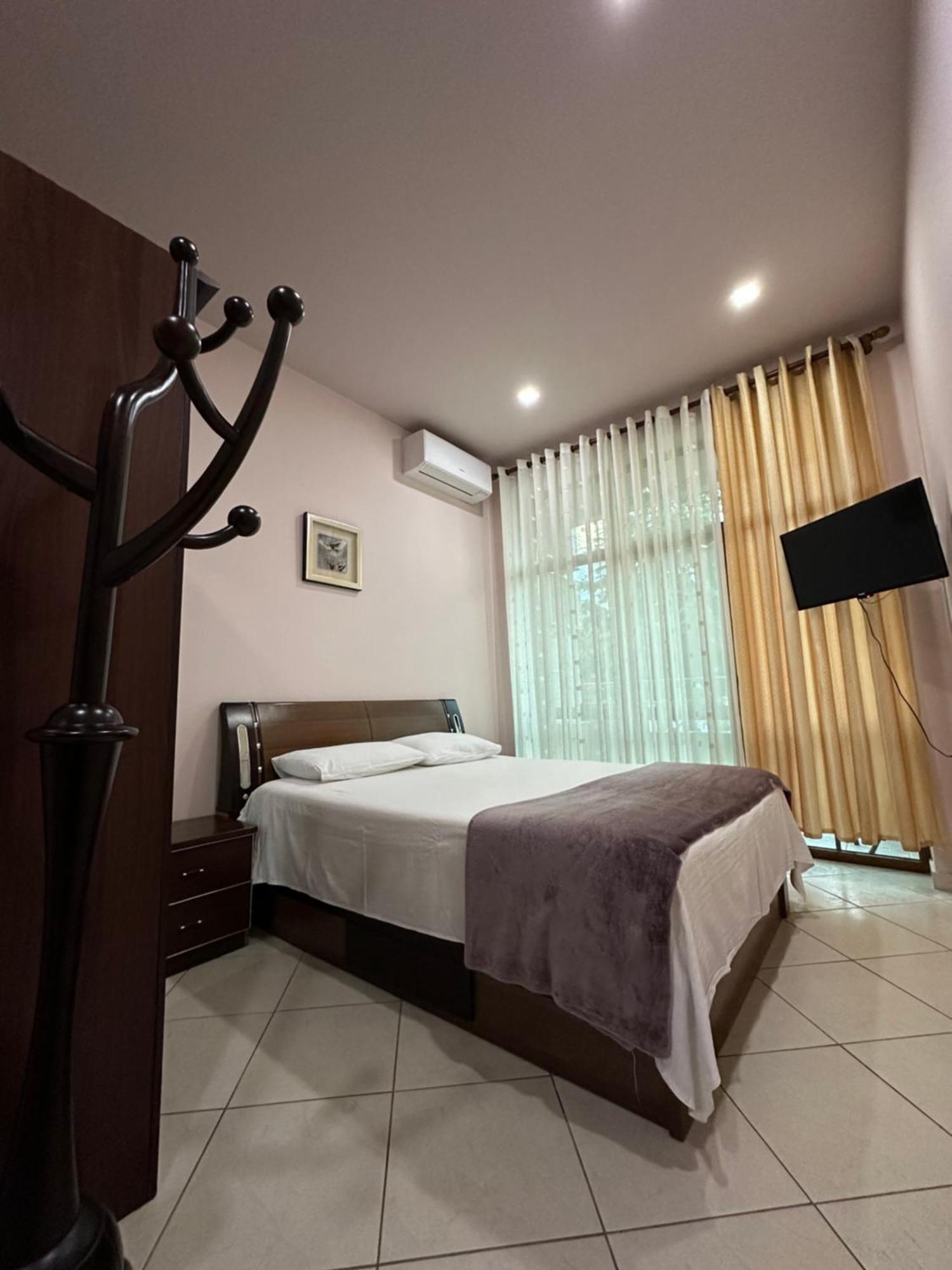 Vila Vadeha Pogradec Exterior photo